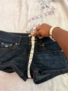 Aeropostale woman Navy Blue low rise jean shorts size 2 never worn